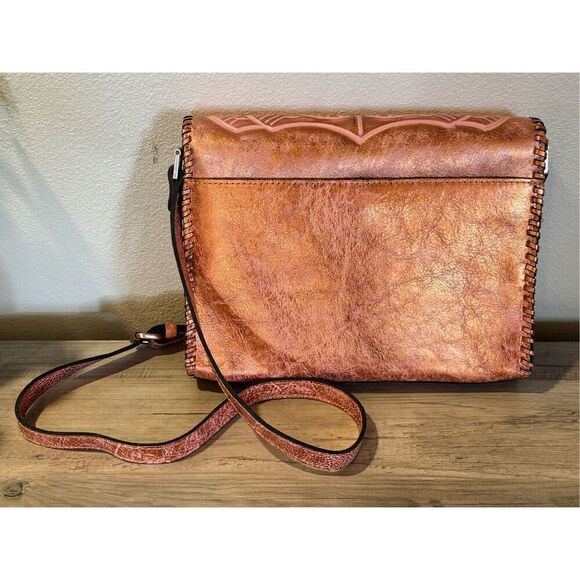 NWOT Patricia Nash 100% Leather Metallic Embossed Detailing Crossbody Purse - Picture 5 of 15